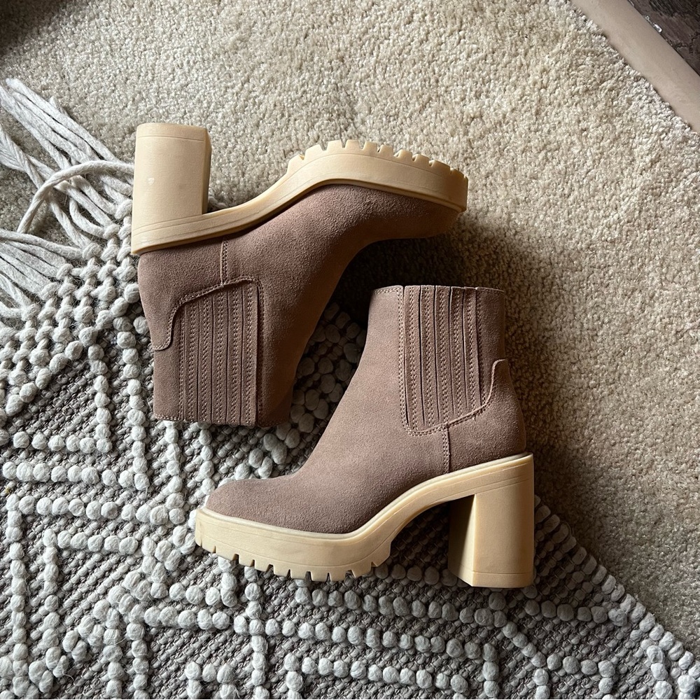 Dolce Vita Caster H20 Booties size 6